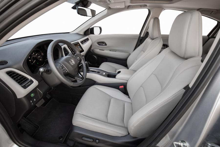 Интерьер Honda HR-V Touring 2018 года  (NA) (фото 15 из 20)